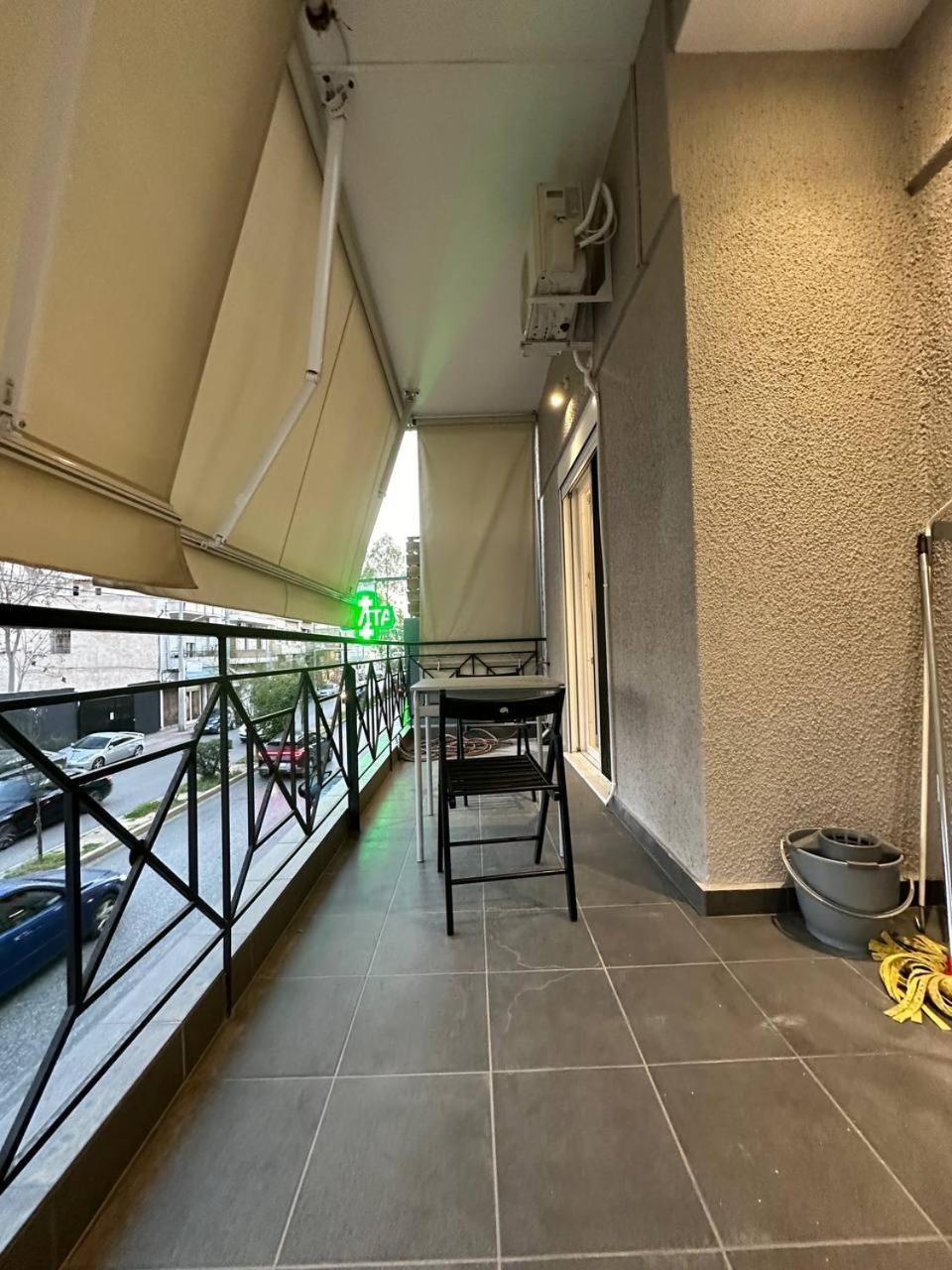 Warm And Modern Brand New Apartment Pireu Exterior foto