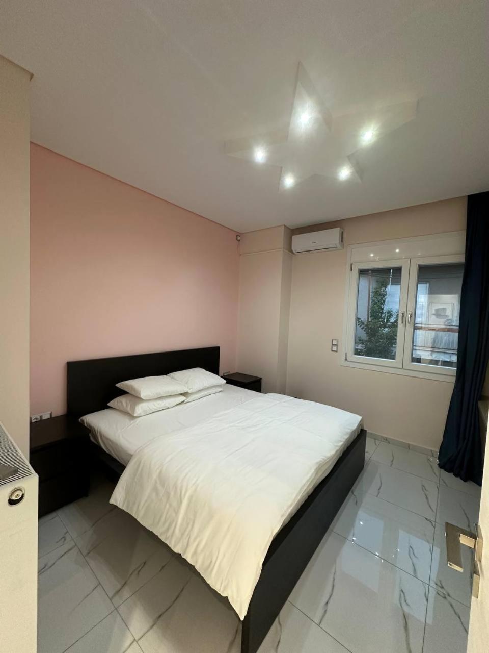 Warm And Modern Brand New Apartment Pireu Exterior foto
