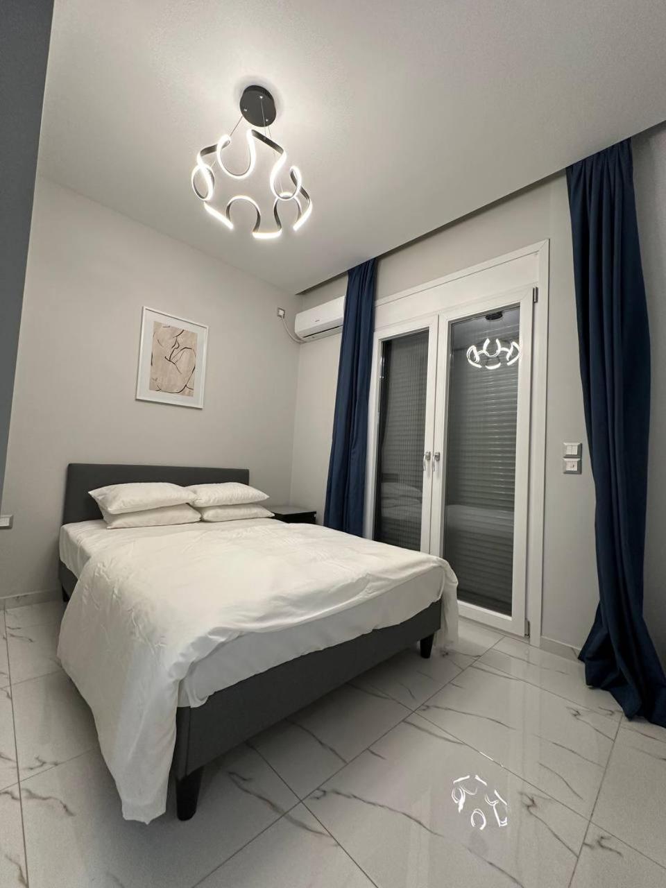 Warm And Modern Brand New Apartment Pireu Exterior foto