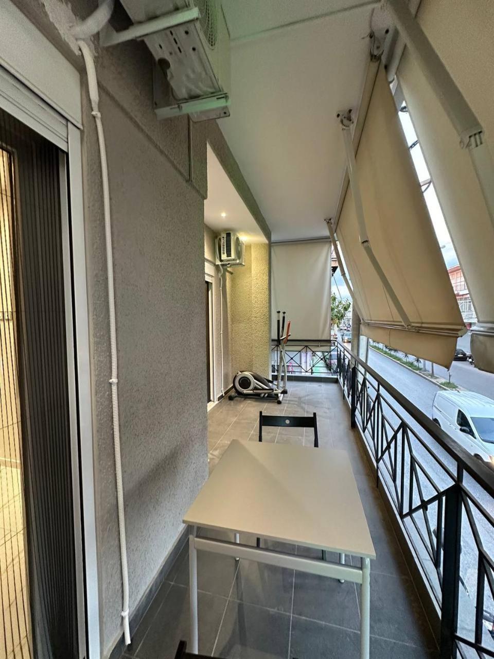 Warm And Modern Brand New Apartment Pireu Exterior foto