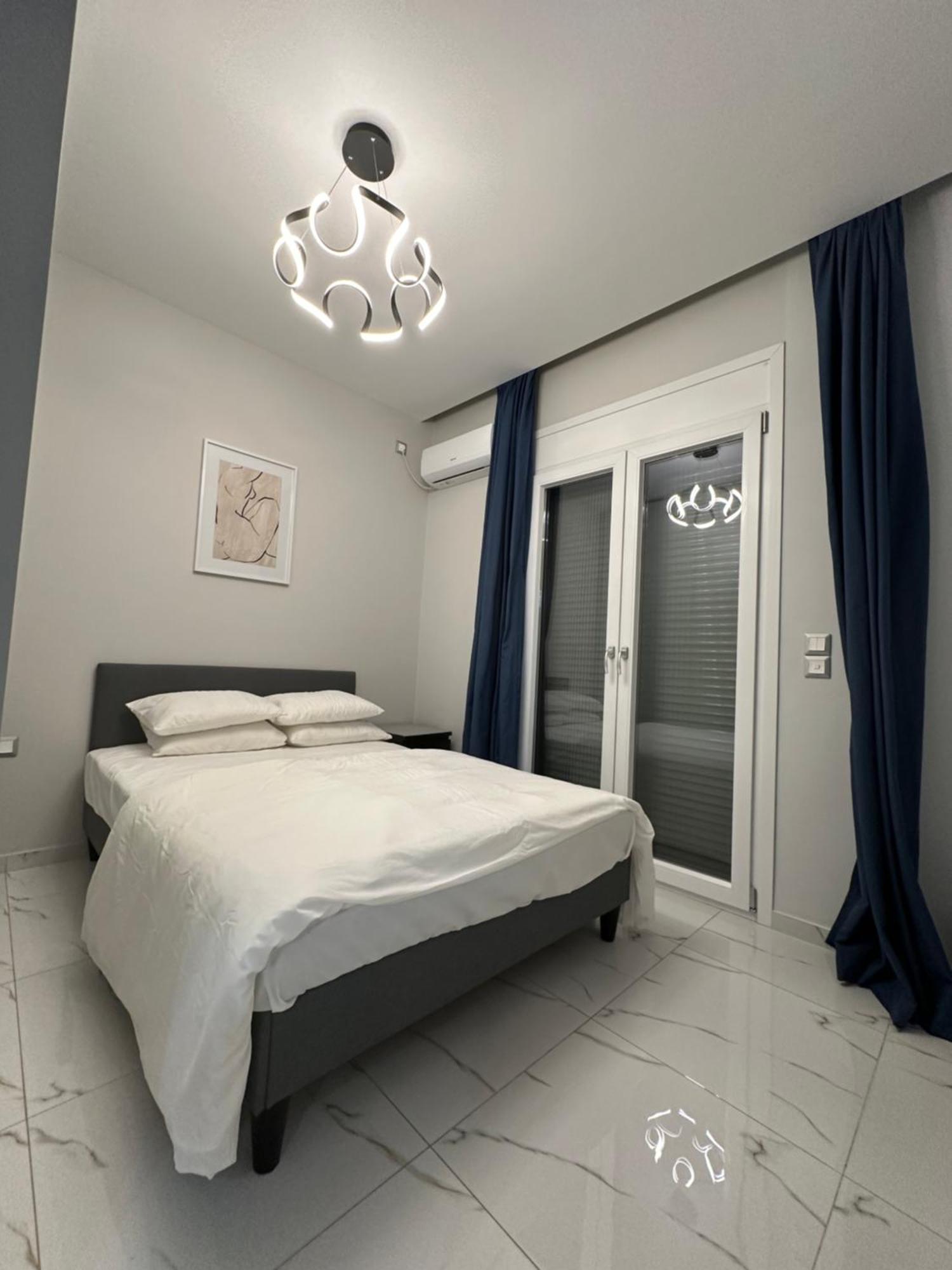 Warm And Modern Brand New Apartment Pireu Exterior foto
